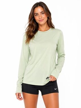 Nike Size Medium Women's Mint Green Long Sleeve Top